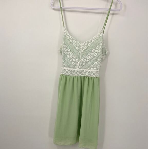 Wink Clothing Light Green Chiffon Mini Dress NEW Large - Picture 1 of 12